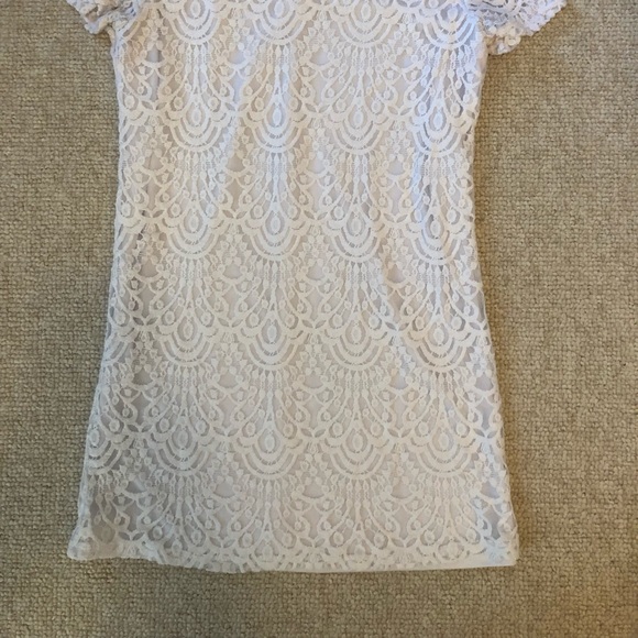 White, Lace, Shift dress - Picture 2 of 3
